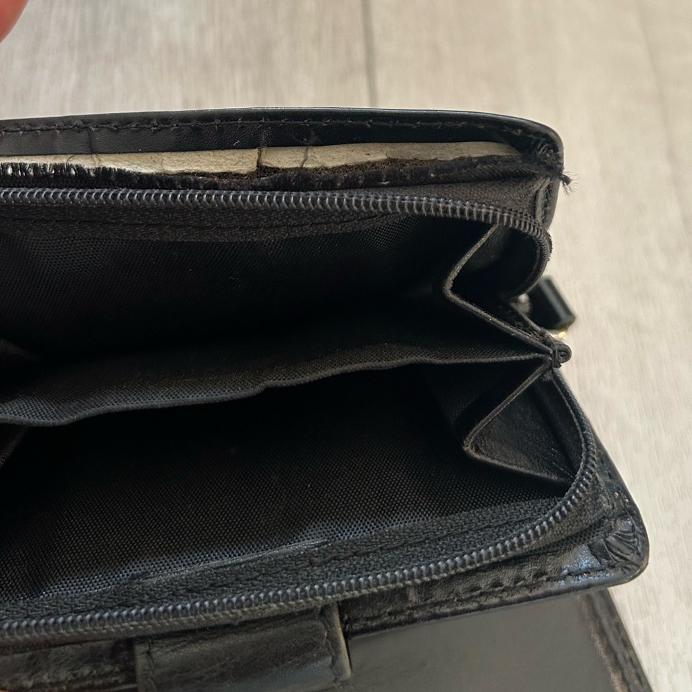 Danier Black Genuine Leather Wallet - Picture 3 of 4